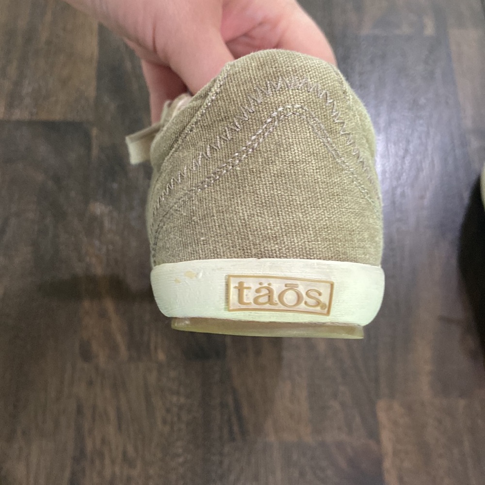 Taos star khaki wash canvas sneaker size 8 some spots on the left shoelace - Picture 6 of 17